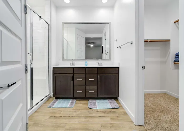 Holiday home Simple Retreat Budget-friendly And Convenient *