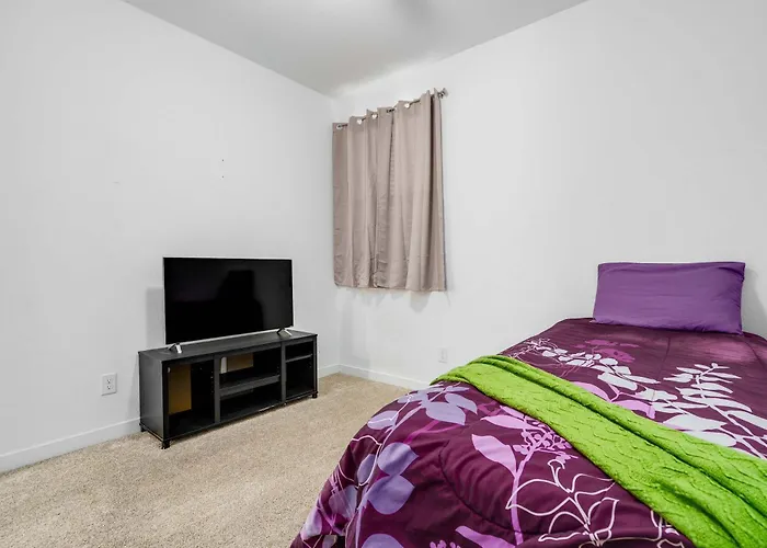 Holiday home Simple Retreat Budget-friendly And Convenient