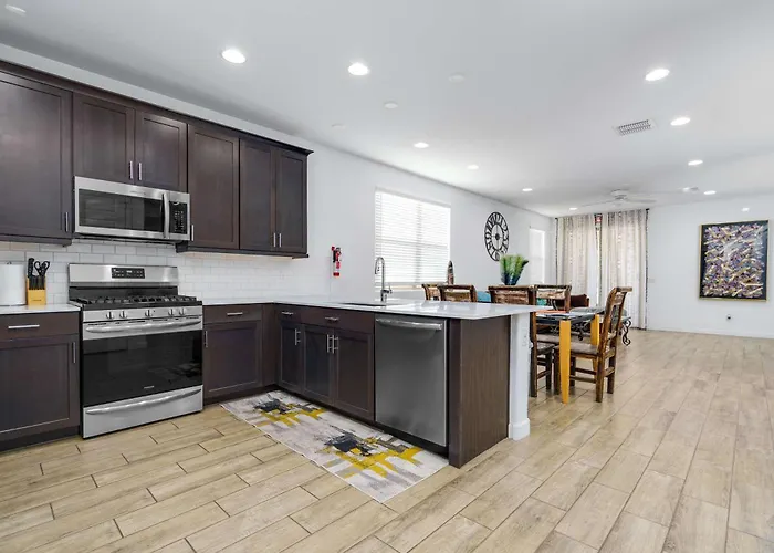 Simple Retreat Budget-friendly And Convenient Holiday home Avondale